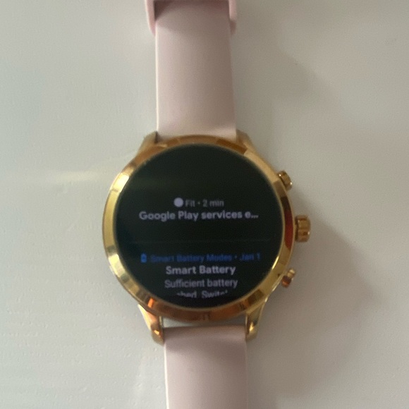 MICHAEL KORS Access Gen 4 Runway Smartwatch (GOLD)
w/ Additional Silicone Band - Picture 13 of 16